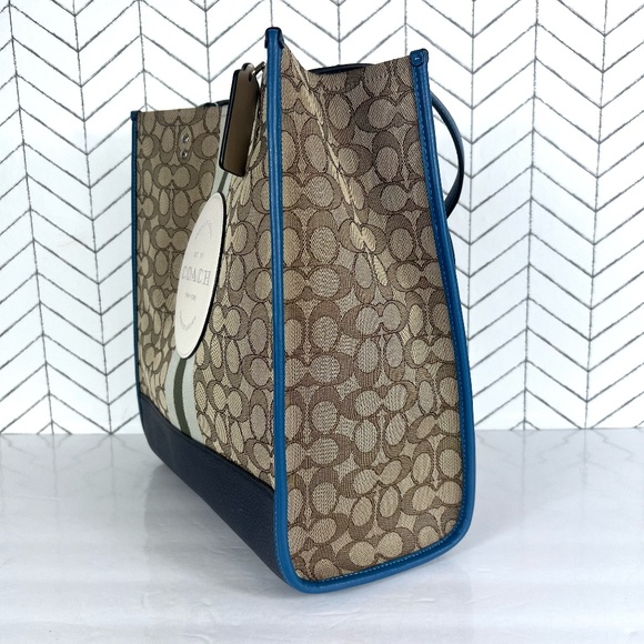 Dempsey Tote in Signature Jacquard Coach Patch - Picture 4 of 9